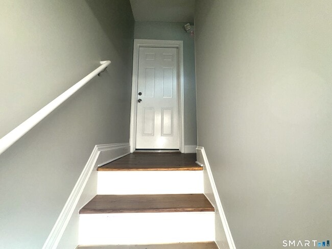 105 Churchill St Unit 2nd Floor (105)