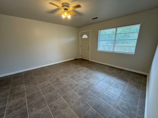Photo - 6710 Fairwood Rd