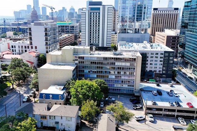 Building Photo - 1800 Lavaca St Unit 307