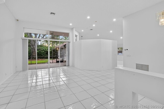 Photo - 924 Spoonbill Cir