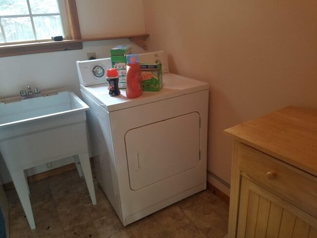 Photo - 138 Sherwood Dr Unit Apt B