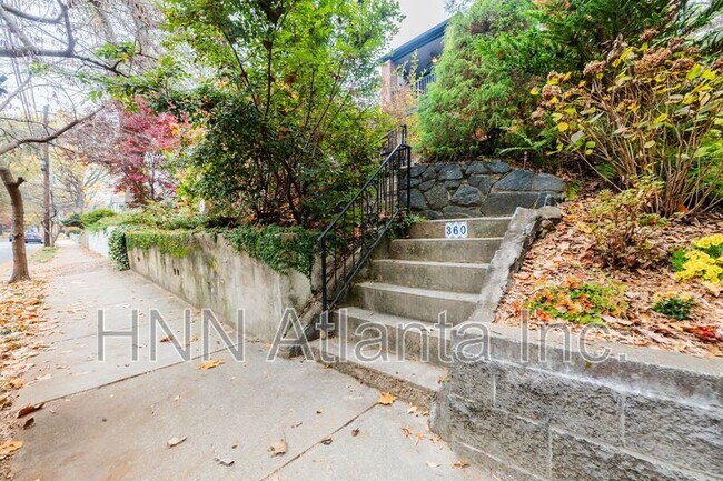 Photo - 360 8th St NE