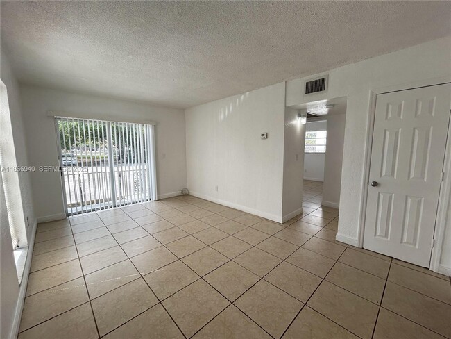 8287 NE Miami Ct Unidad 101