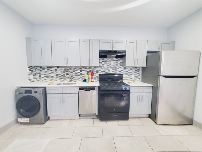 Building Photo - 156 Randolph Ave Unit 2