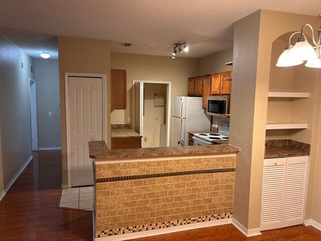 Photo - 6141 Metrowest Blvd