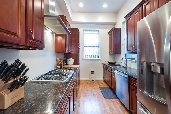 Photo - 733 Saint Nicholas Ave