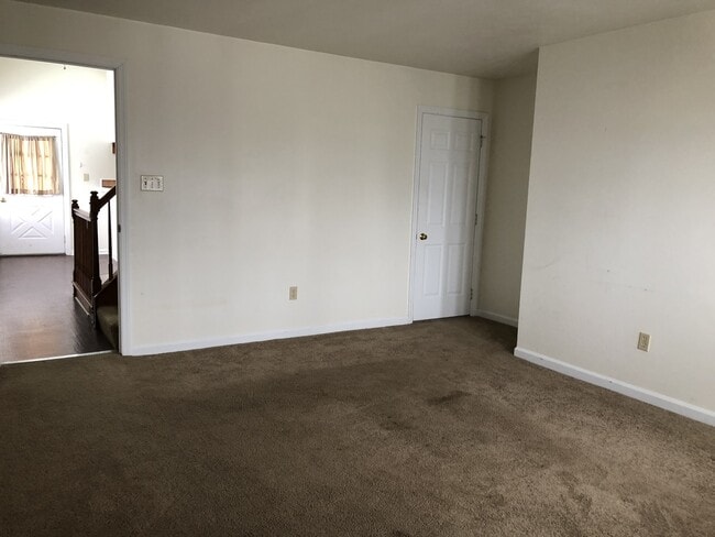 Photo - Spacious 2 BED/2 Bath -Off Street Parking!!