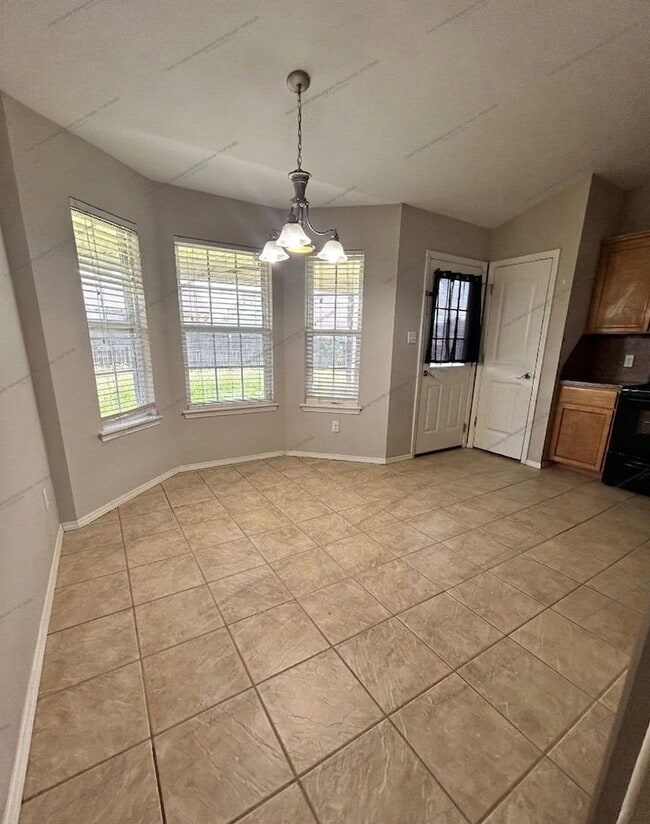 Photo - 304 Bordeaux Cir