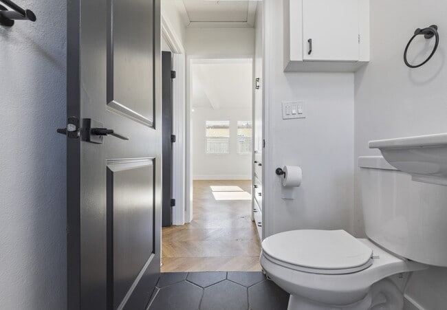 Photo - 5916 Walnut Ave