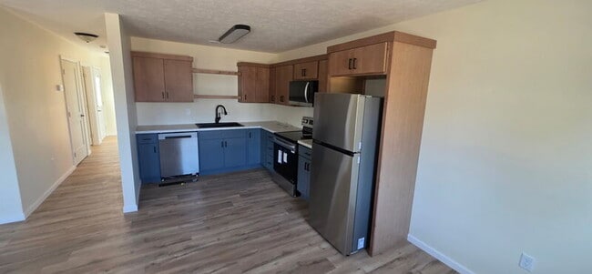 Photo - 715 N 35th St