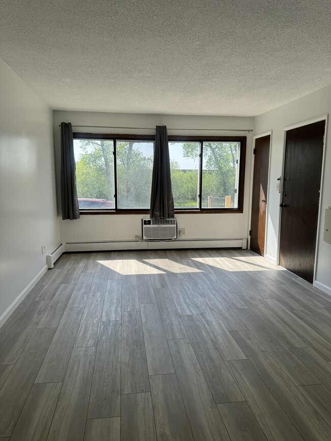 Building Photo - 2056 Mississippi St Unit 102