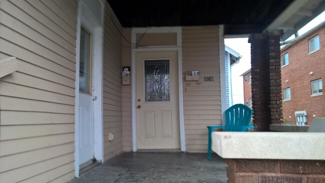 406 E 2nd St Unidad 1