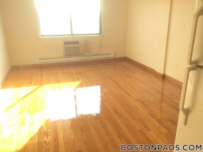 Photo - 1110 Commonwealth Ave Unidad 311