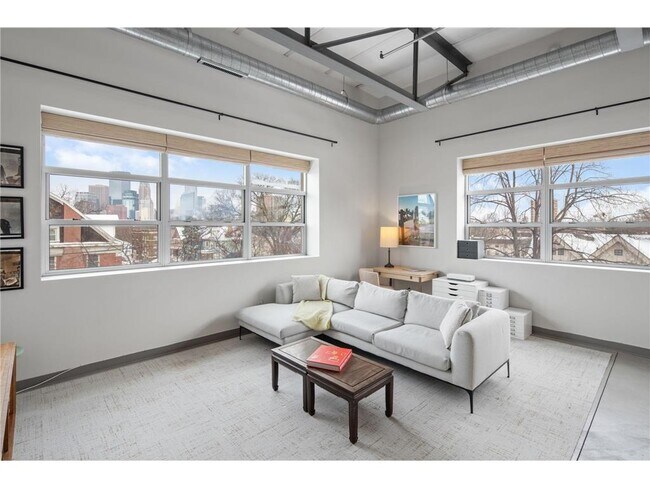 Building Photo - 111 E Franklin Ave Unit 316