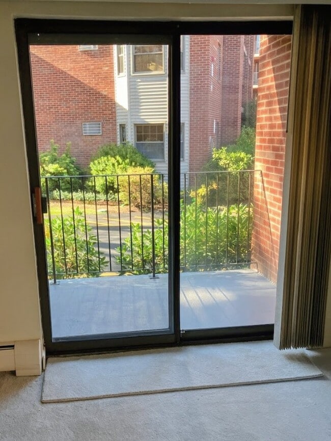 Building Photo - 16 Winter St Unit 18C