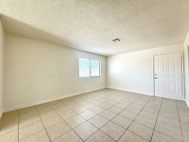 Photo - AVAILABLE NOW!! 3 Bedroom 2 Bathroom Upper Level Unit in Cathedral City! Unit 04