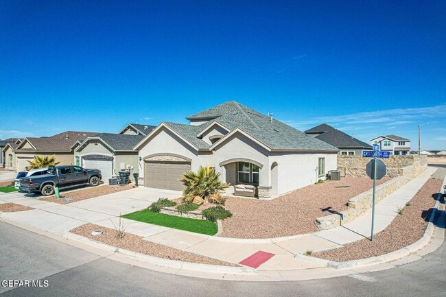 Photo - 13941 Garforth Ave
