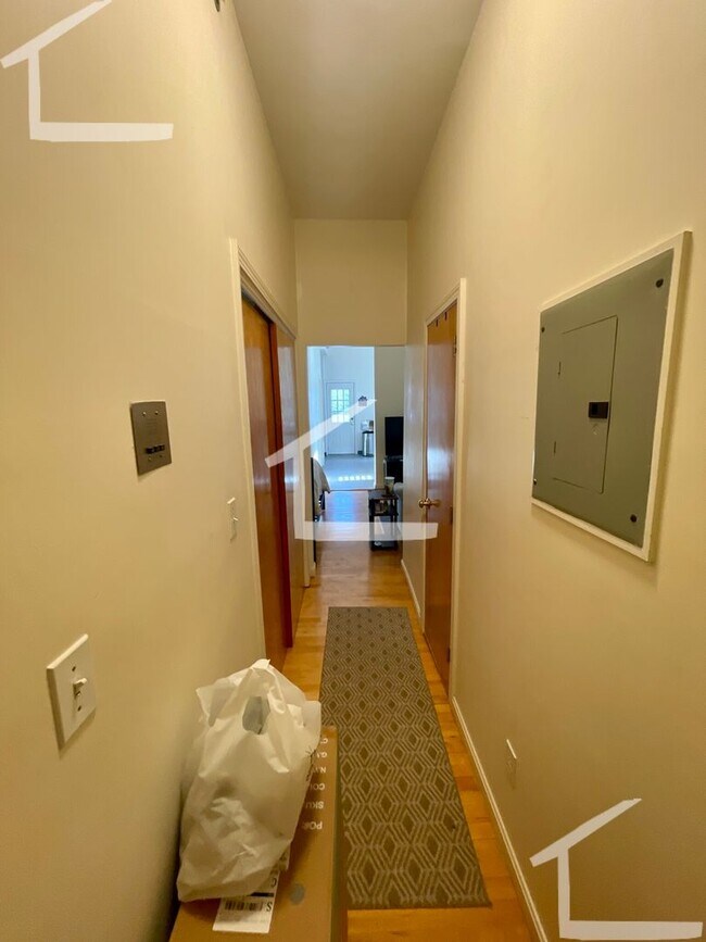 206 Chestnut Hill Ave
