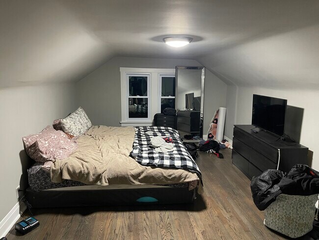 Photo - 1524 E Algonquin Rd