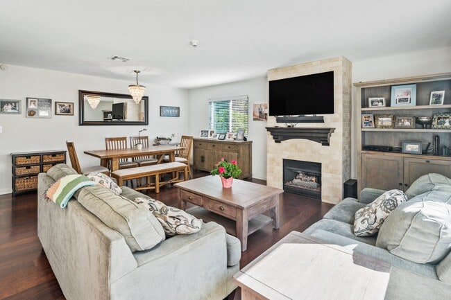 Building Photo - 1911 Mathews Ave