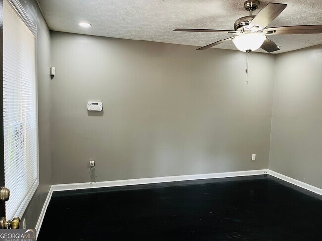 Photo - 142 Summerwood Dr