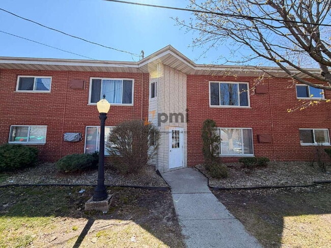 Building Photo - 111 Harrington Ave Unit Apt 8