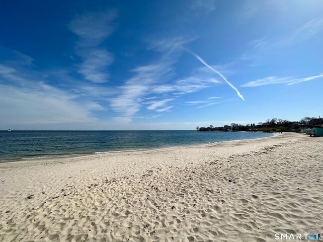 Photo - 40 Parkway S