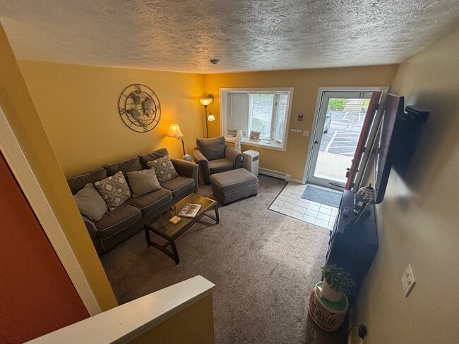 Photo - 266 Endicott St N