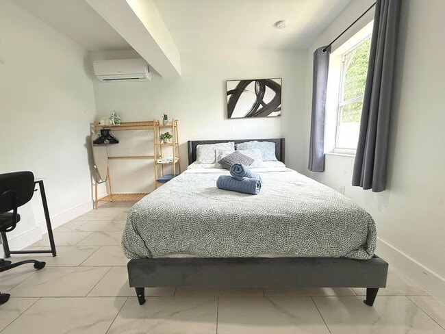 Photo - 261 NW 34th St Unit ID1378984P