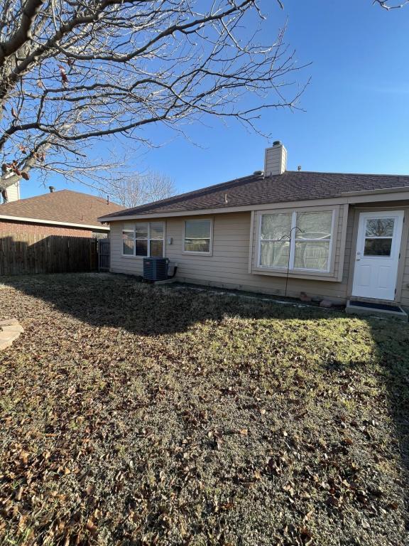 Photo - 625 Hutchins Dr