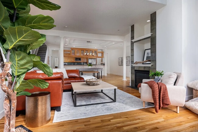 Photo - 852 SW Broadway Dr Unit 852 SW Broadway Dr