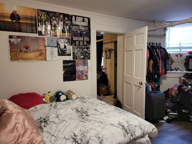 Photo - 1210-12 Van Buren