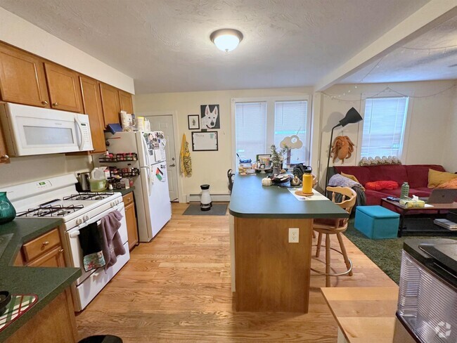 Building Photo - 389 Columbia St Unit 3 Rental
