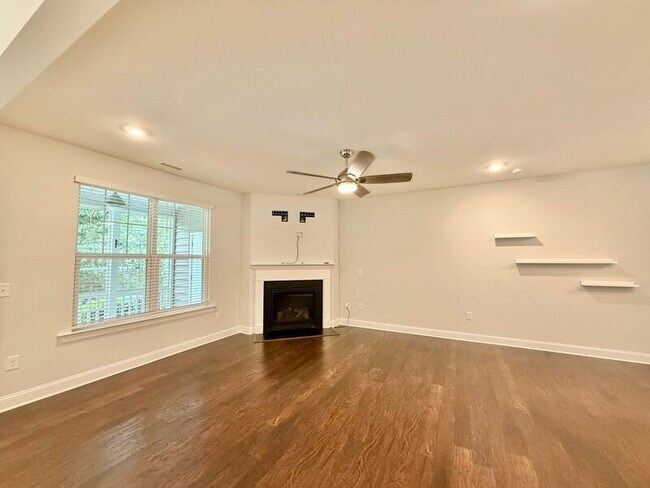 Photo - 414 Shale Creek Dr