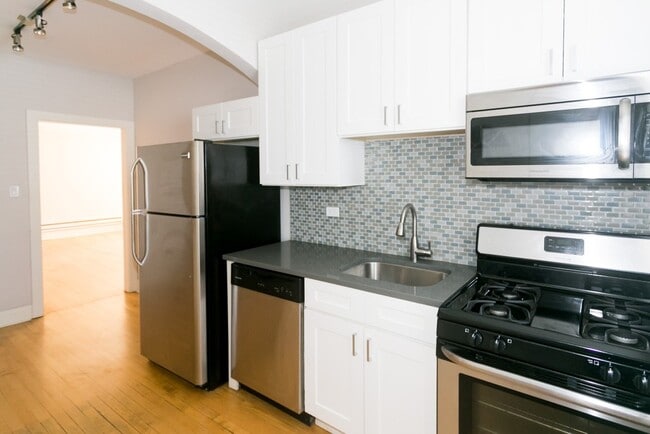Photo - 2329 N Rockwell St Unit B2