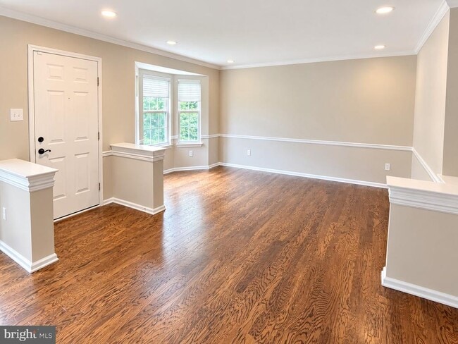 40 Hearthstone Ln