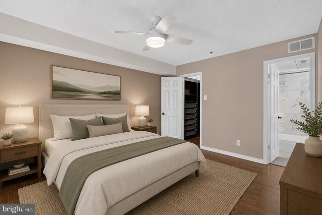 Building Photo - 1504 Lincoln Way Unit 323