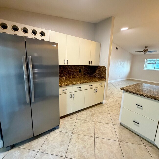 10921 W Okeechobee Rd
