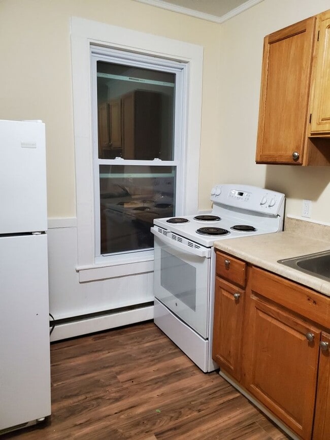 Building Photo - 45 Bellevue Ave Unit 2
