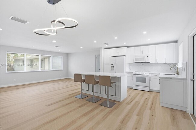 Photo - 808 NE 2nd St Unidad A