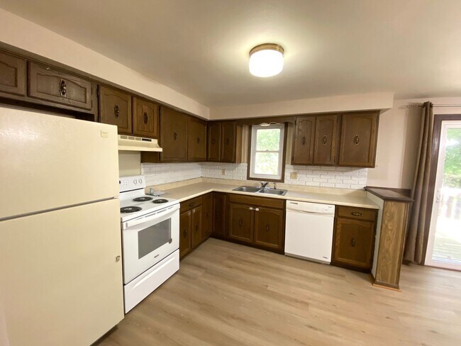 Photo - 2 Bedroom, 1.5 Bath Duplex Available for R...