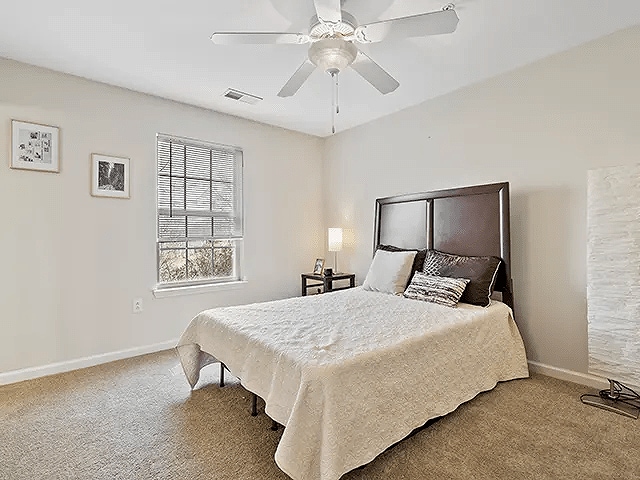 bedroom-min