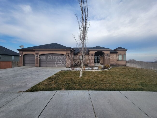 Building Photo - 2348 W 49th Ave