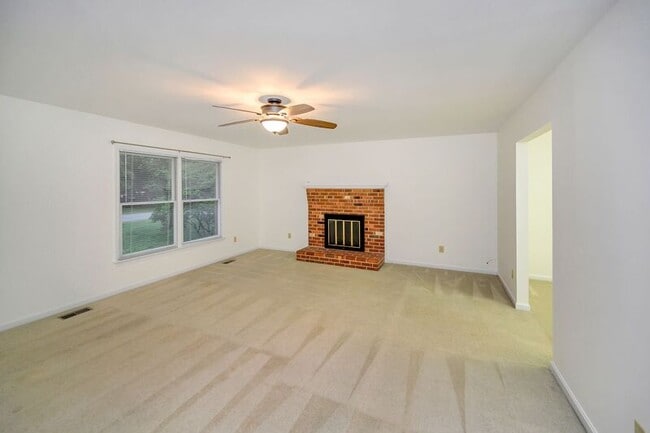 3914 Doran Rd