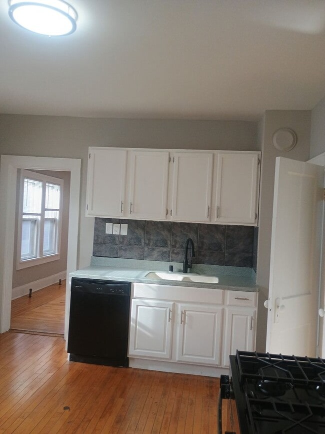 1650-52 N. Arlington