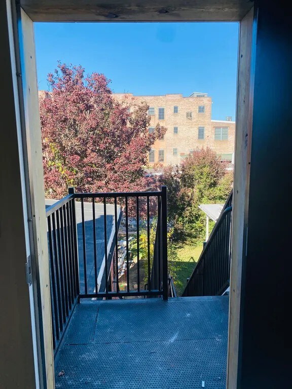 Photo - 11 E Walnut St