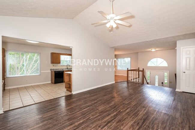 Photo - 630 Fern Terrace SE