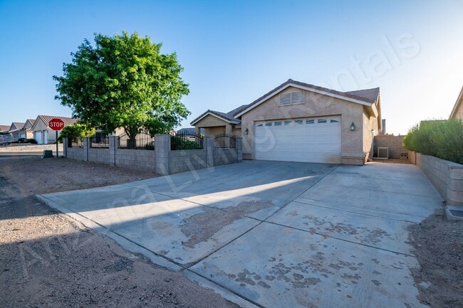 GORGEOUS 4 BEDROOM HOME - GORGEOUS 4 BEDROOM HOME