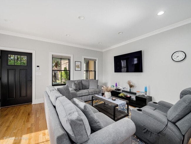 Photo - 2118 W Huron St