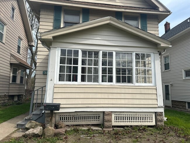 Photo - SINGLE FAMIKY FOR RENT IN MAPLEWOOD LOCATION !